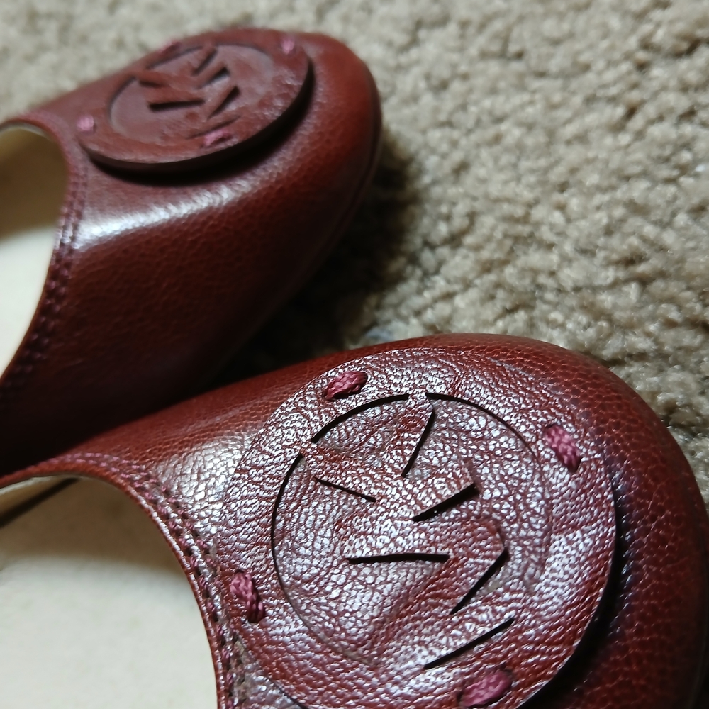 Beautiful Michael Kors Leather Women's Flats- 8.5